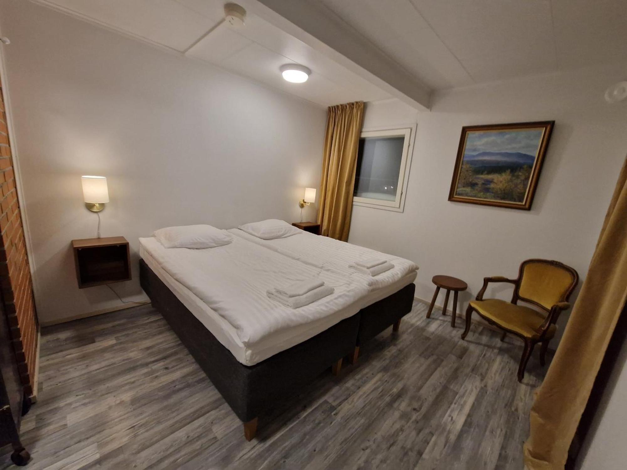 The Sleeping Bear Hotel Inari Exterior photo